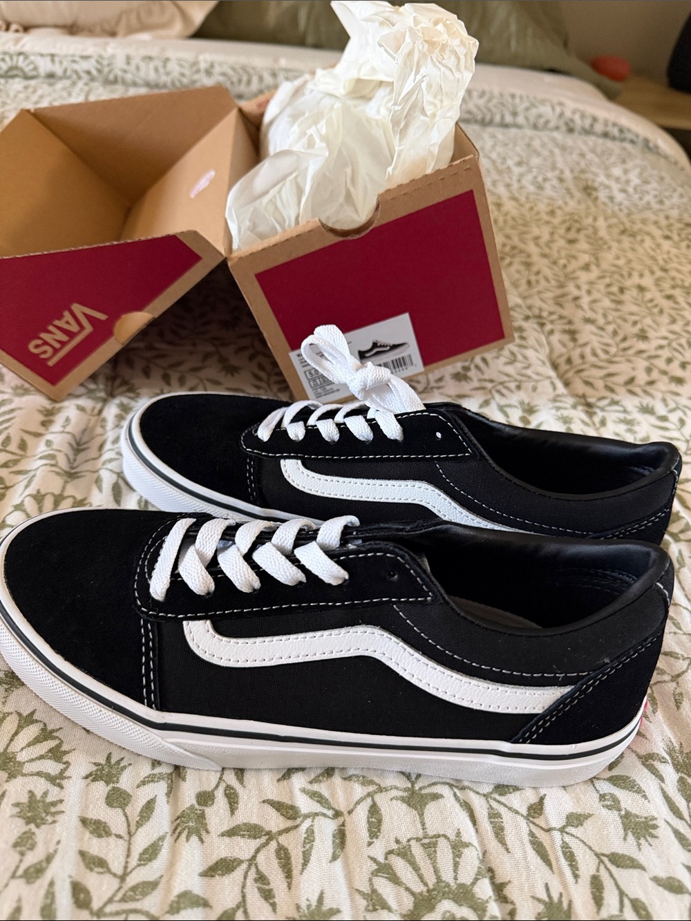 Vans Kids Black and White Old Skool Low-Top Sneakers